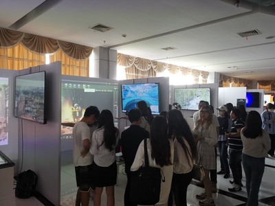 國際創(chuàng)意設(shè)計學(xué)院2023屆畢業(yè)設(shè)計展開幕 數(shù)字文化創(chuàng)意內(nèi)容應(yīng)用服務(wù)新篇章